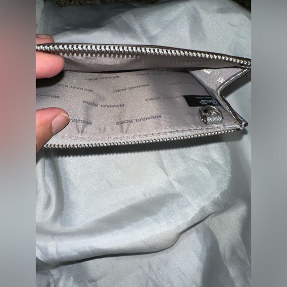 Michael Kors wallet - Picture 4 of 5